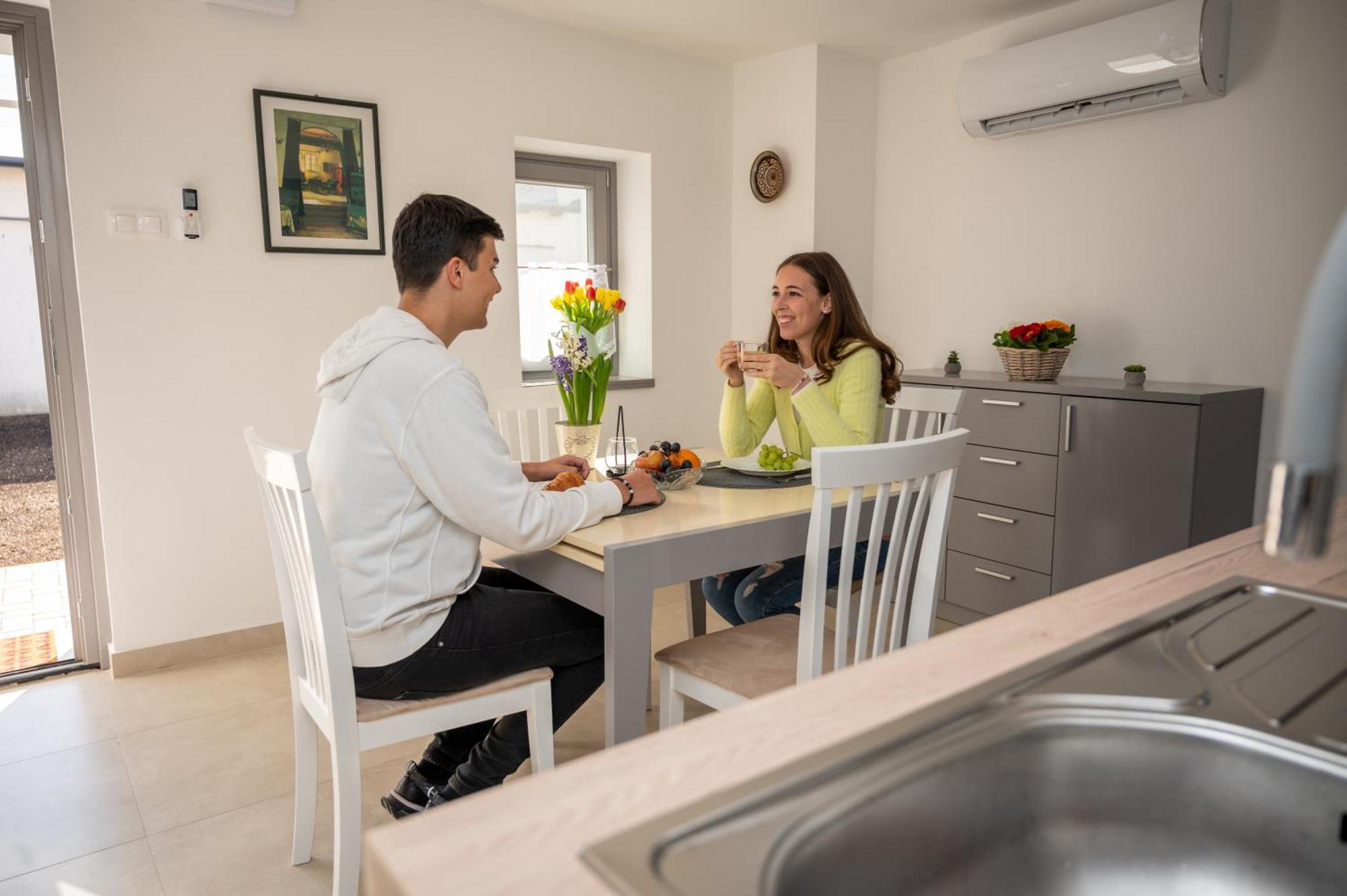 גיולה Tuenderkert Apartman מראה חיצוני תמונה